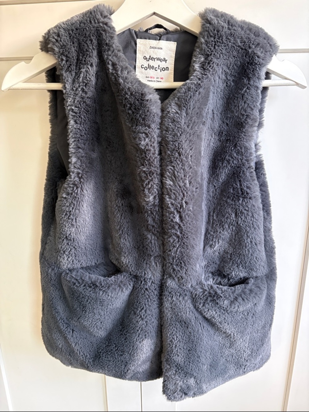 Zara Kids Gray Faux Fur Vest Outerwear Collection Size 9/10